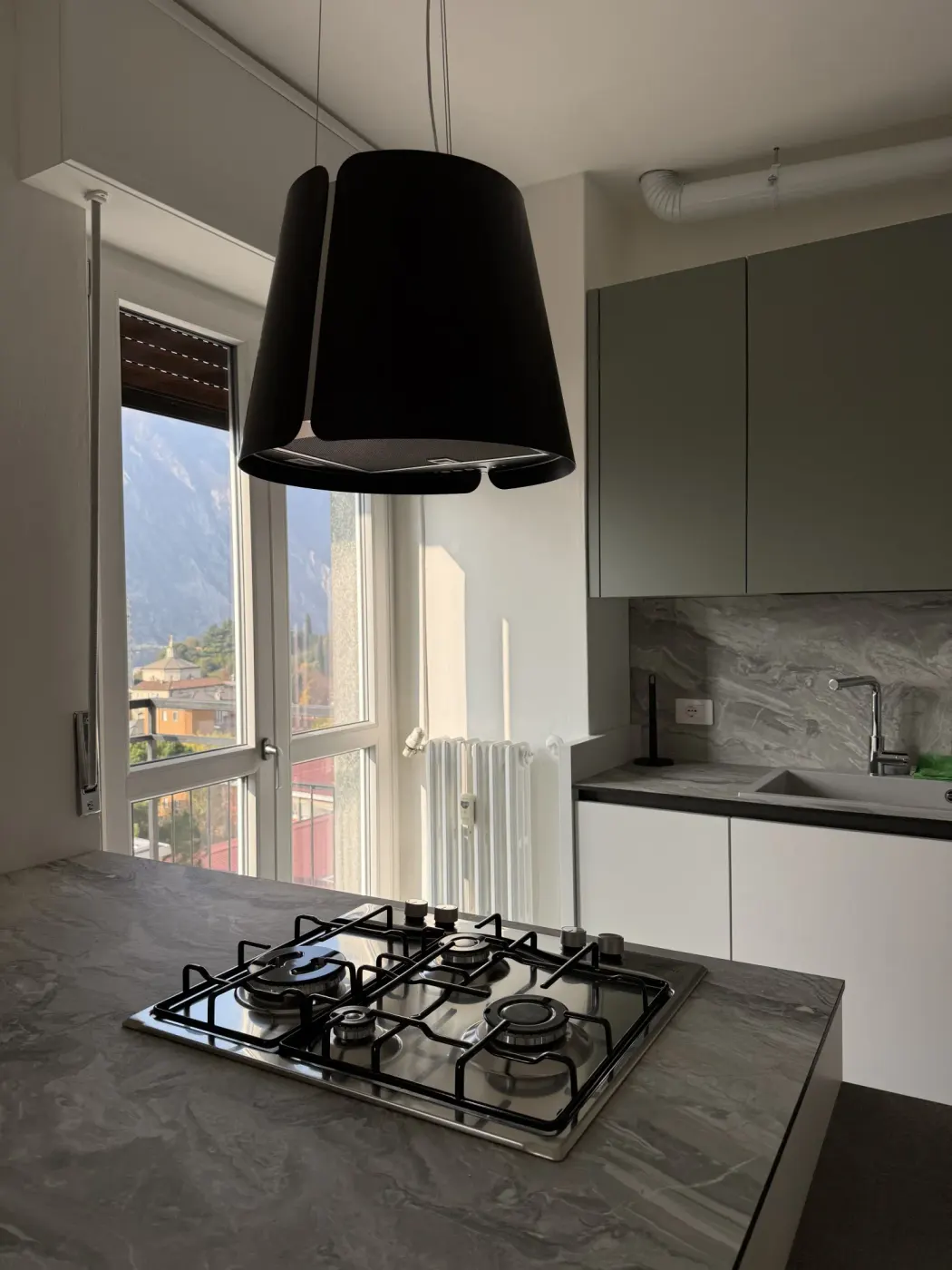 Cucina attrezzata appartamento Lake At Home Lecco