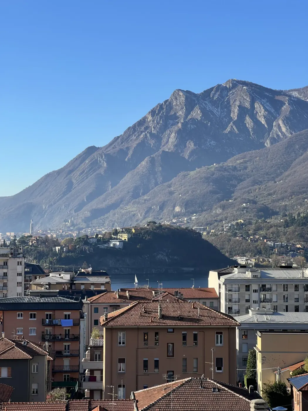 Vista Lago di Como e monti lecchesi da appartamento Lake At Home